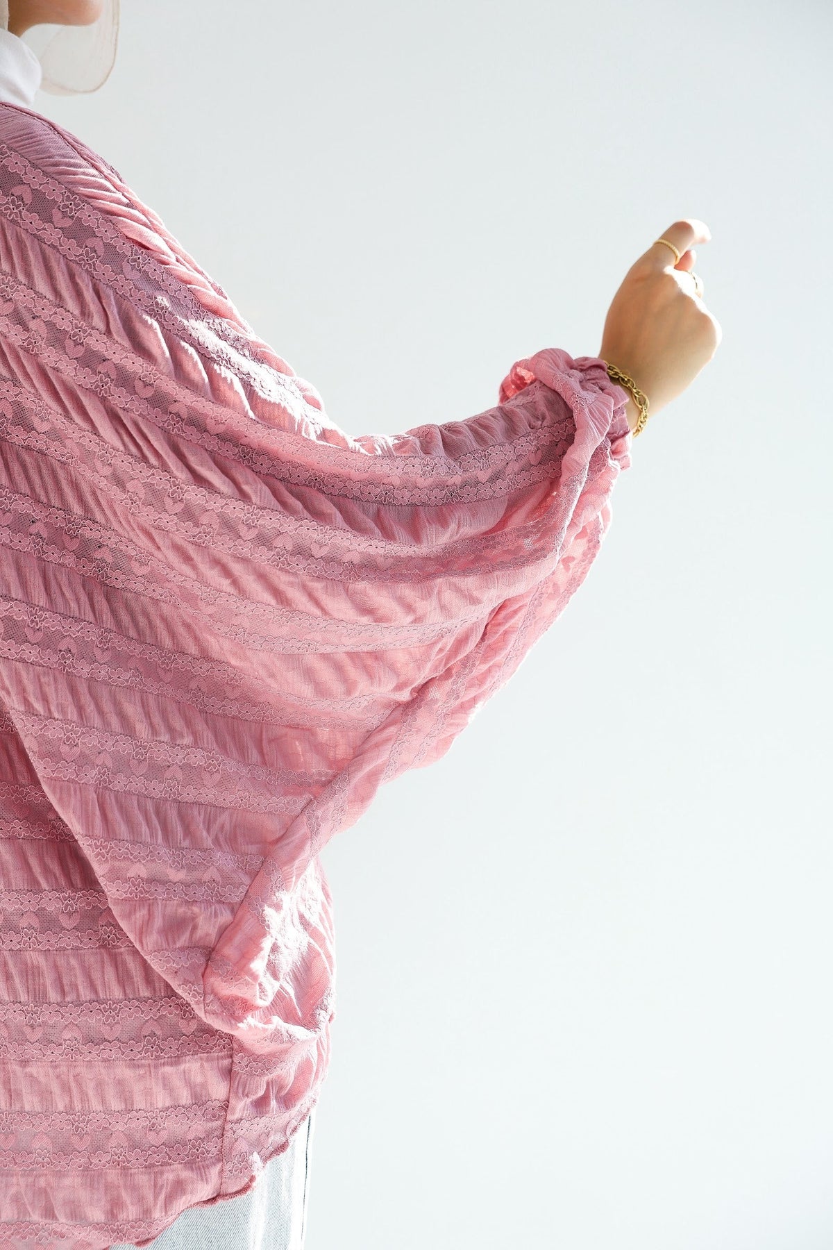 Mila blouse pink detail